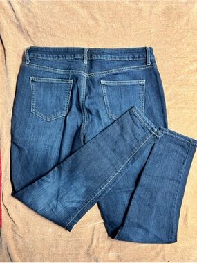 Faded Glory Straight Leg Women's Jeans in Dark Blue Wash